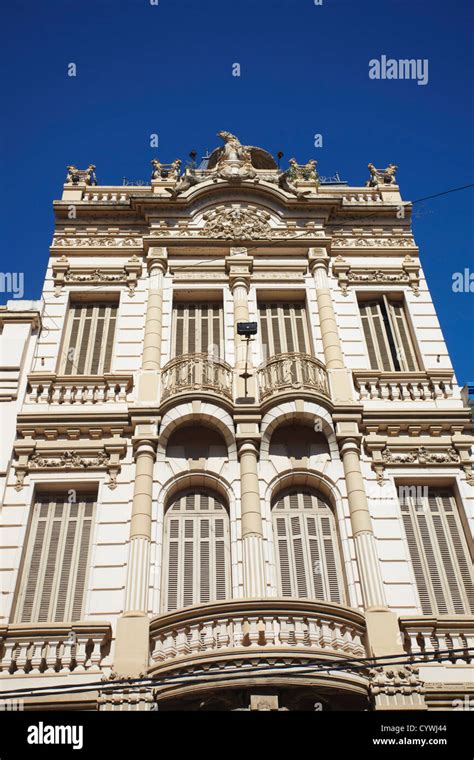 Architettura coloniale in una città paraguaiana