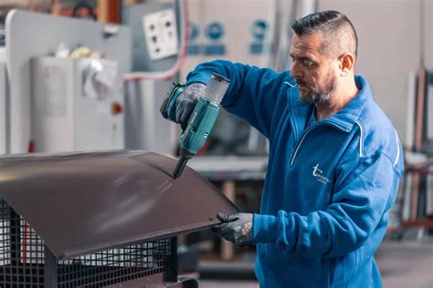 Primo piano di un dettaglio di lavorazione artigianale su un letto Goldflex