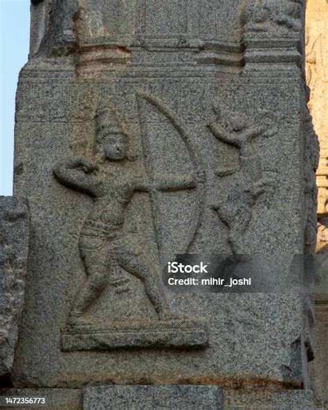 Raffigurazione di Cincinnato che ara