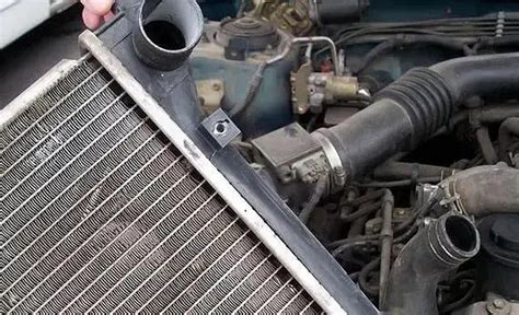 Dissolvenza e corrosione di un radiatore auto