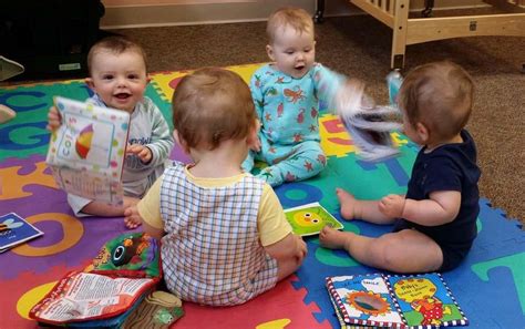 bambini che giocano in un asilo nido olandese