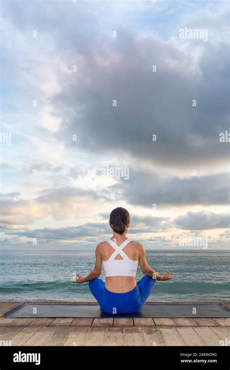 Paziente che pratica yoga