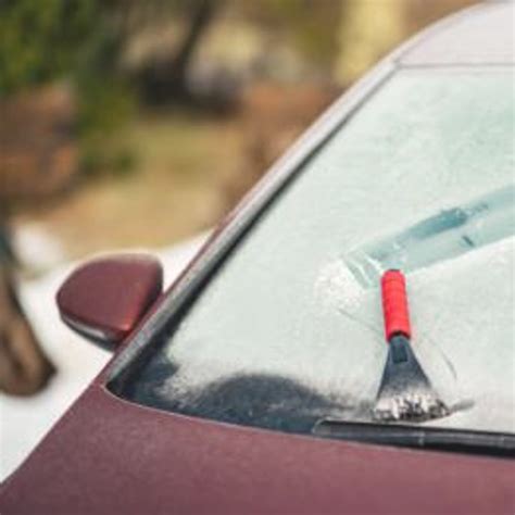 Manutenzione del parabrezza per garantire la visibilità della telecamera