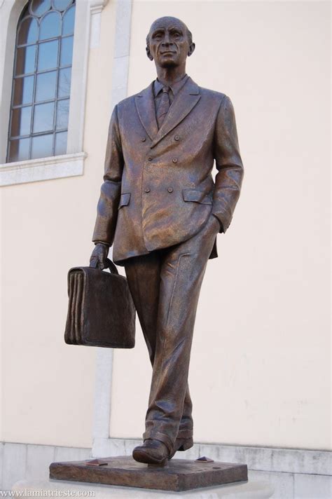 facciata della casa di Osiride Brovedani