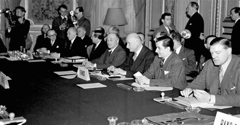 Firme del Trattato di Parigi