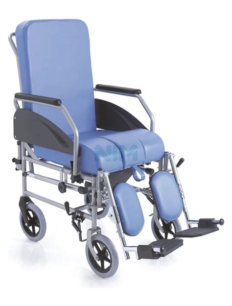 Sedia a rotelle comoda con schienale imbottito