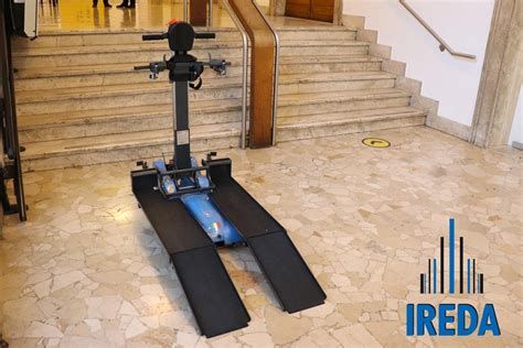 Montascale a piattaforma per disabili in uso