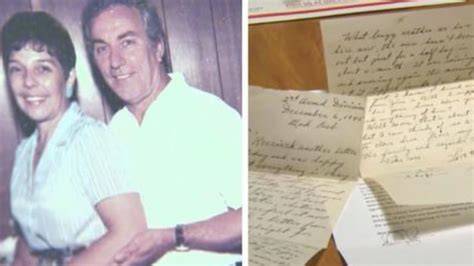 Famiglia che riceve una lettera dall'INAIL