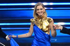 Chiara Ferragni sul palco di Sanremo