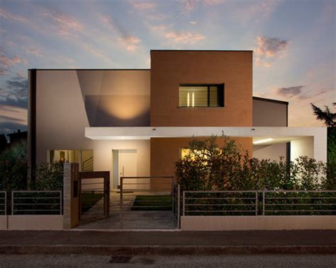 Facciata di una moderna casa di riposo