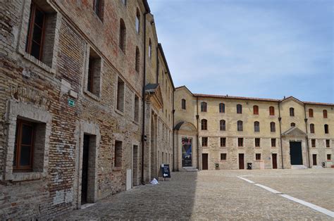 Architettura storica di Fermo