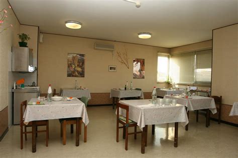 Sala da pranzo in una casa di riposo