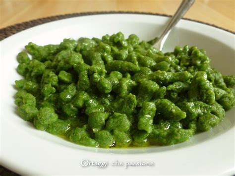 Un piatto di spaetzle verdi