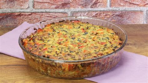 Sformato di verdure miste in uno stampo