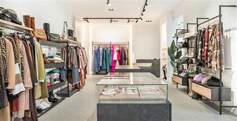 Interno di un negozio di abbigliamento