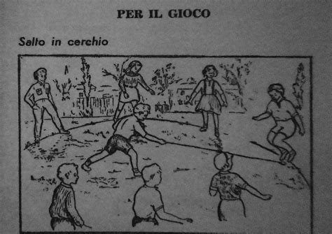 Bambini che giocano in una colonia estiva