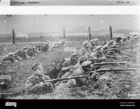 Soldati russi in trincea durante la Prima Guerra Mondiale