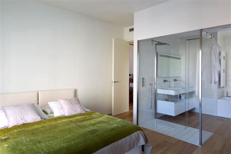 camera singola con letto regolabile e bagno privato