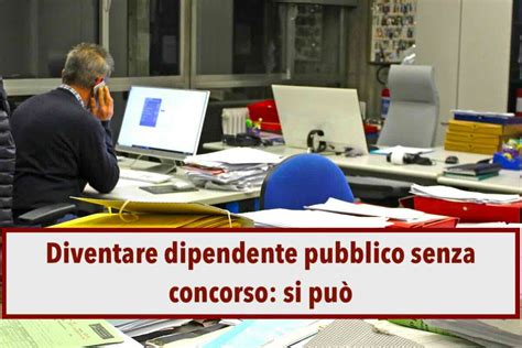 dipendente pubblico che consulta documenti