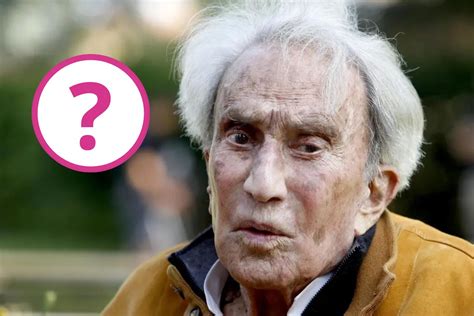 Emilio Fede sorridente