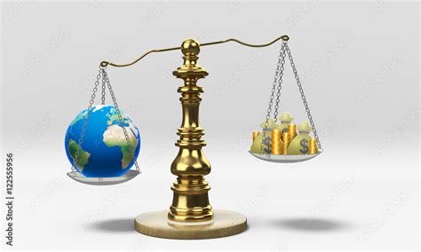 Una bilancia che pesa denaro e anni di lavoro