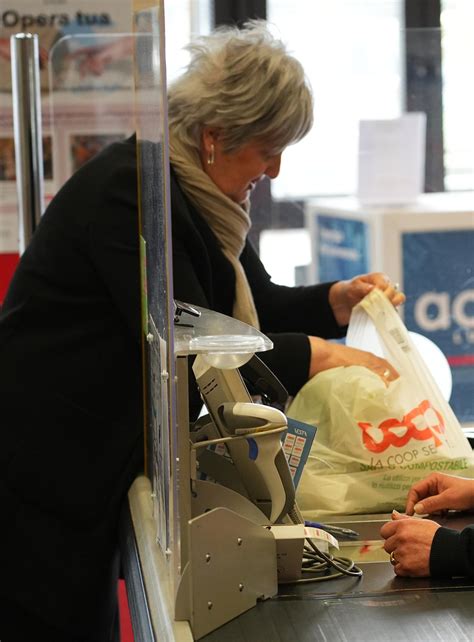 Persone che ricevono aiuti economici