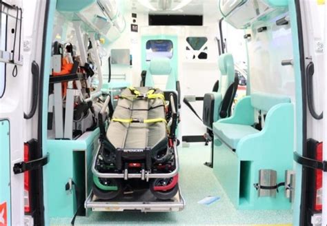 Ambulanza attrezzata per trasporto pazienti