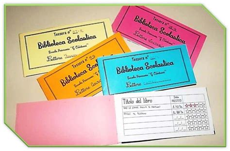 Illustrazione di una tessera della biblioteca con un design per bambini