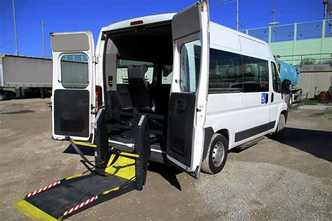 Veicolo attrezzato per disabili