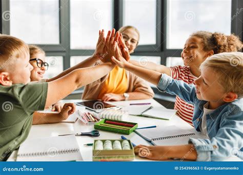 Personale scolastico in aula
