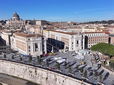 Piazza Pia con Castel Sant'Angelo sullo sfondo