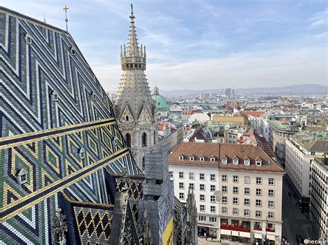 Vista panoramica di Vienna con il Duomo di Santo Stefano in primo piano