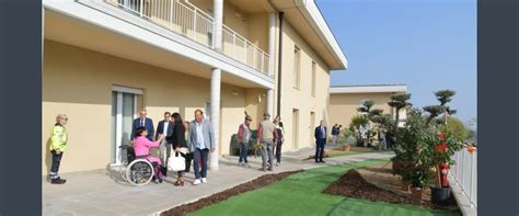 Anziani in una struttura residenziale