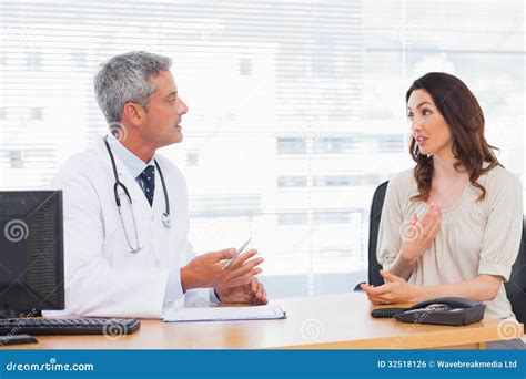 paziente che parla con il medico