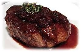 Ingredienti per la salsa Bordolese: vino rosso, scalogno, midollo di bue