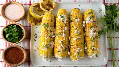 Pannocchie grigliate con burro e erbe aromatiche